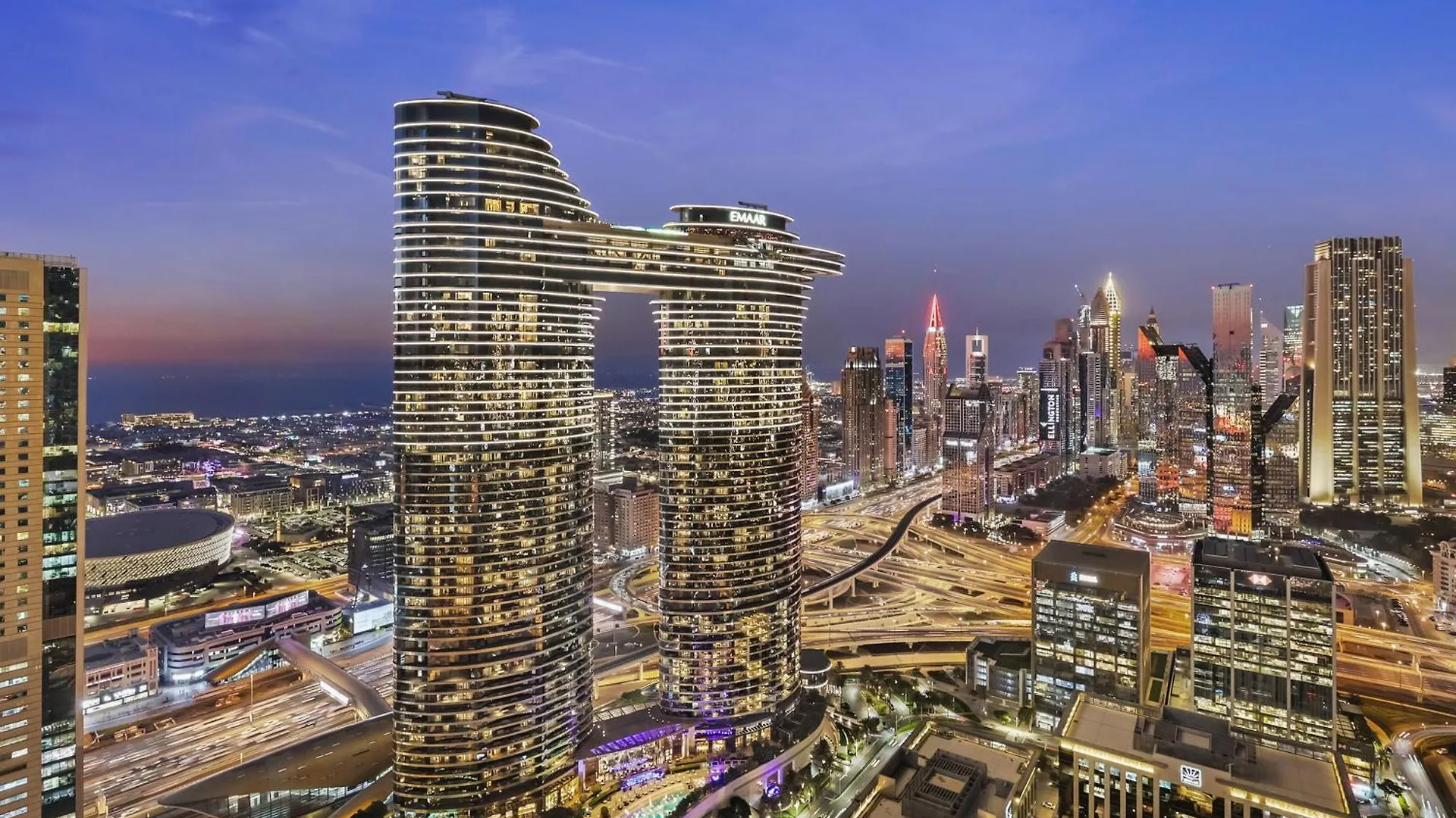 Contacts de First Class 2Br With Full Dubai Skyline & Sea View