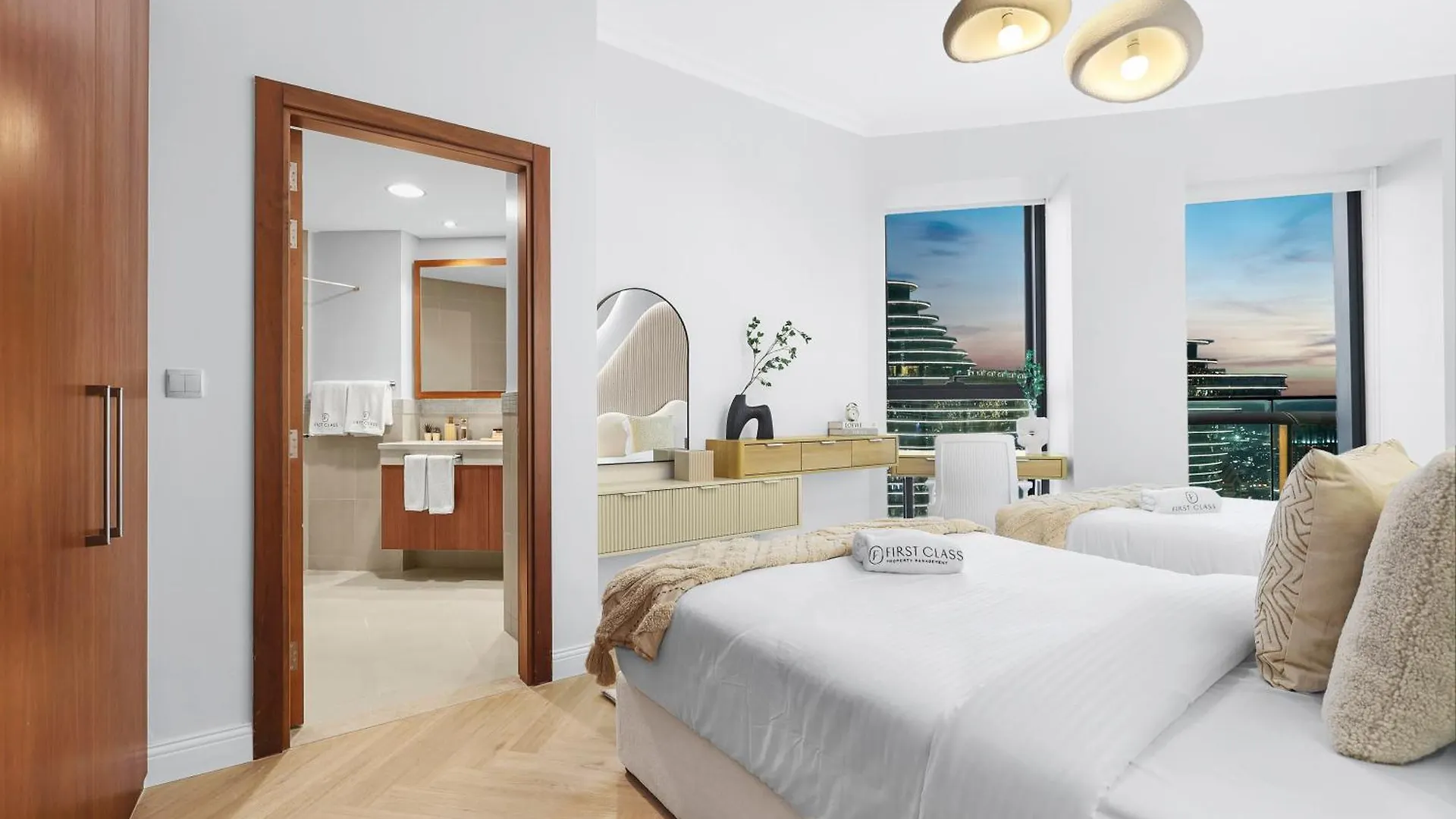 First Class 2Br With Full Dubai Skyline & Sea View